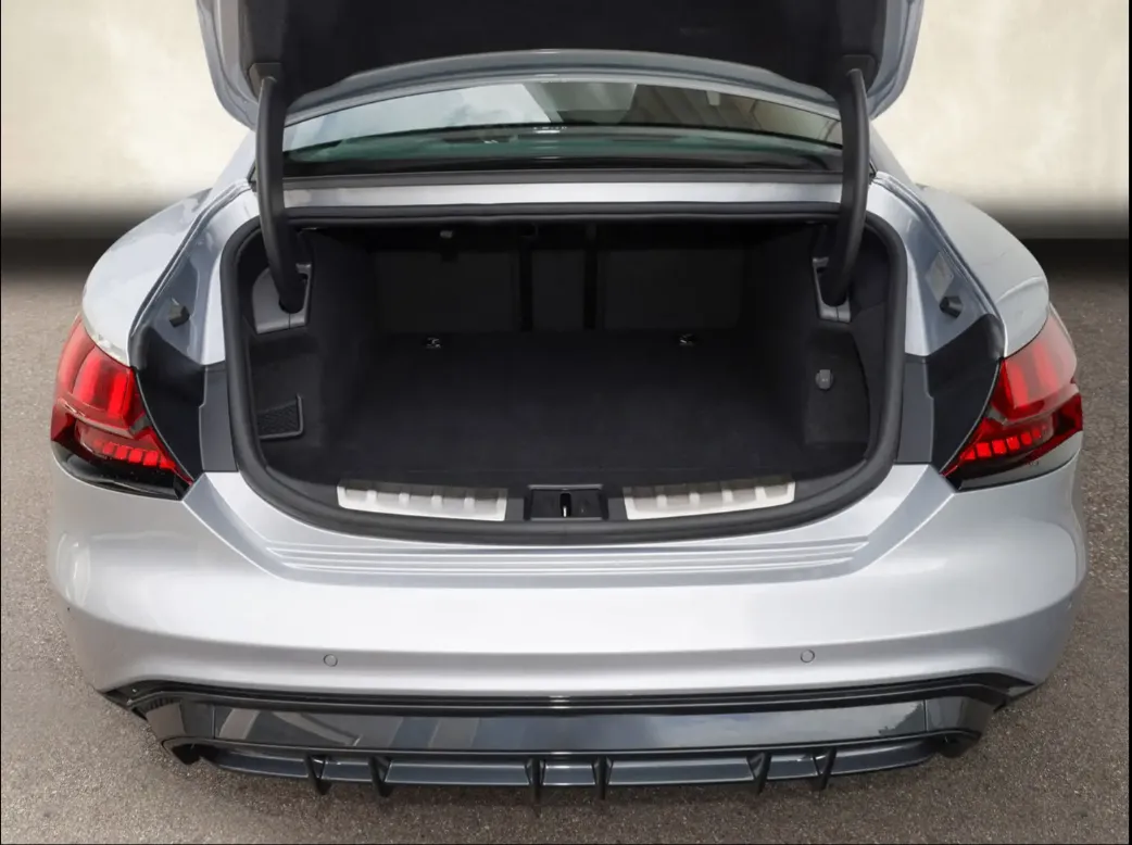 أودي اي ترون 2023